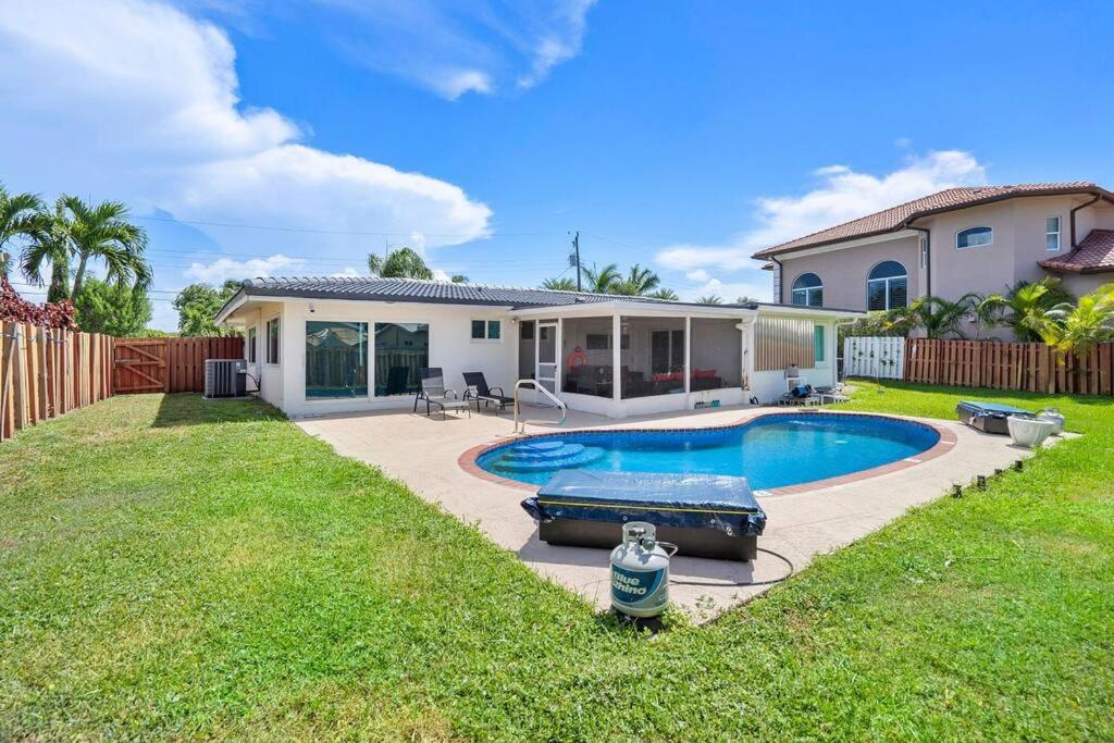 Amazing Home W Heated Pool 8 Mins To The Beach Lighthouse Point Kültér fotó