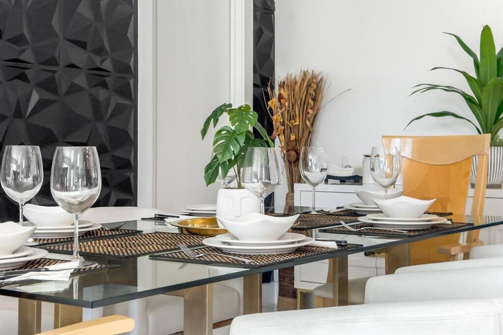 Amazing Home W Heated Pool 8 Mins To The Beach Lighthouse Point Kültér fotó